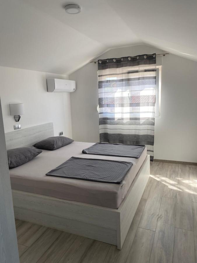 Apartments Nautica Barbat na Rabu Экстерьер фото