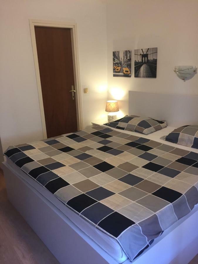 Apartments Nautica Barbat na Rabu Экстерьер фото